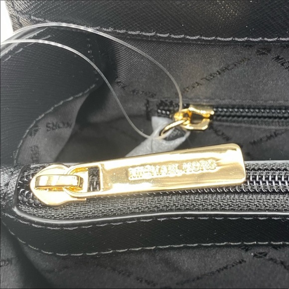 Michael Kors Medium Prism Satchel Black - Picture 12 of 16